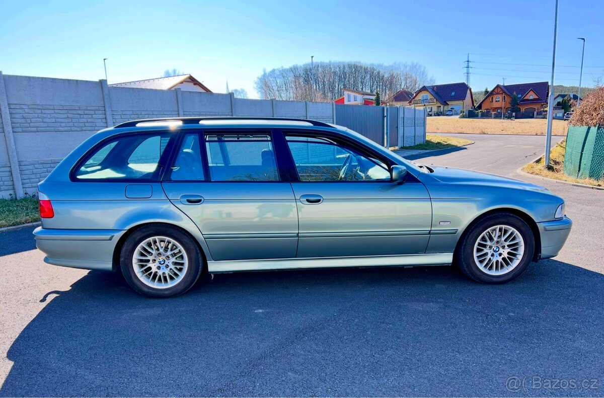 BMW 525iA Individual - 10