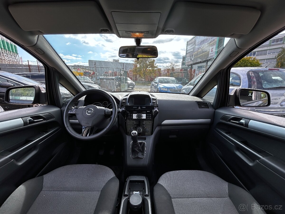 Opel Zafira B 1,8, 7 míst, 2014, najeto 135.901 km - 10
