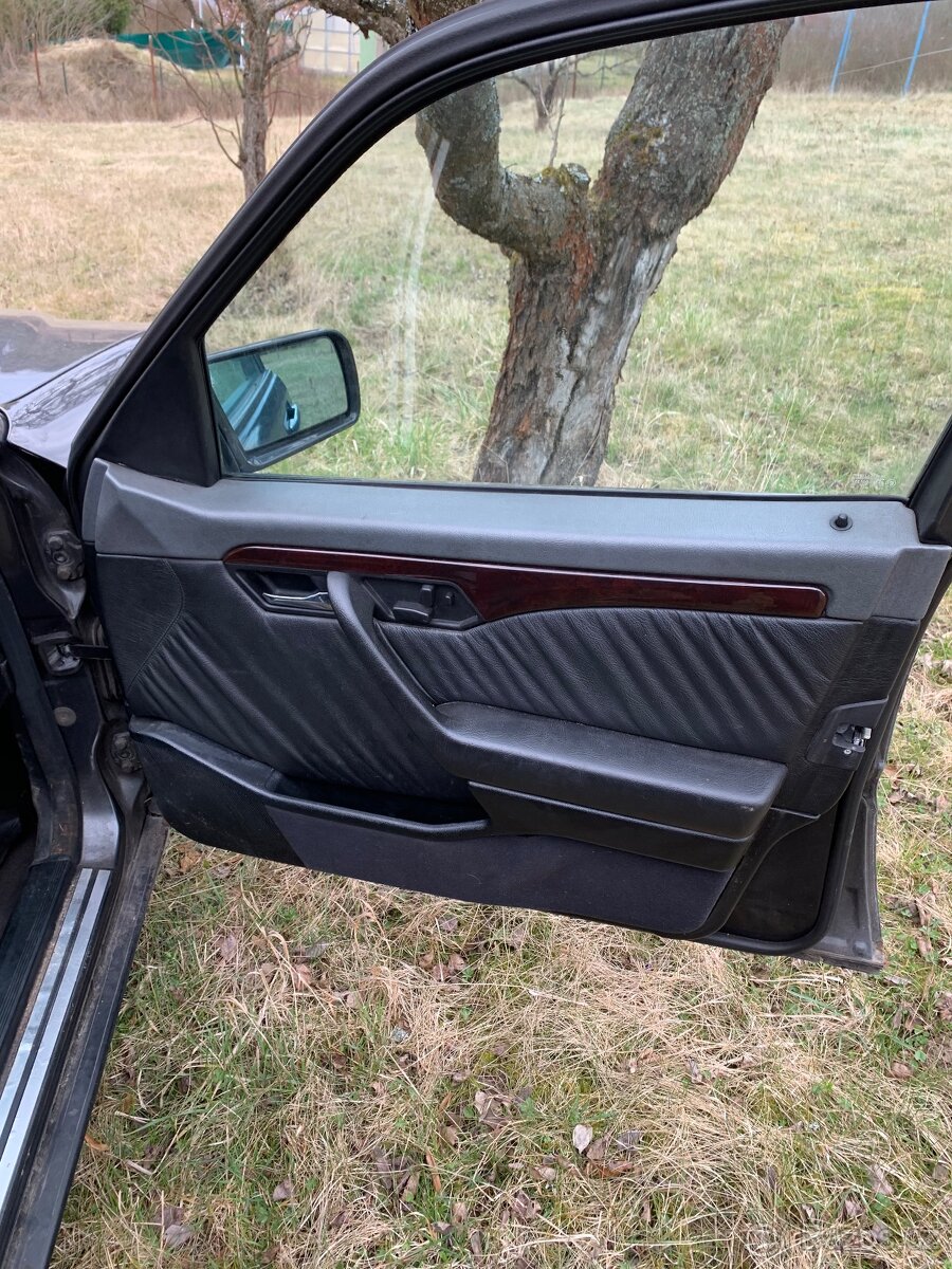 Mercedes Benz w202 na díly - 10