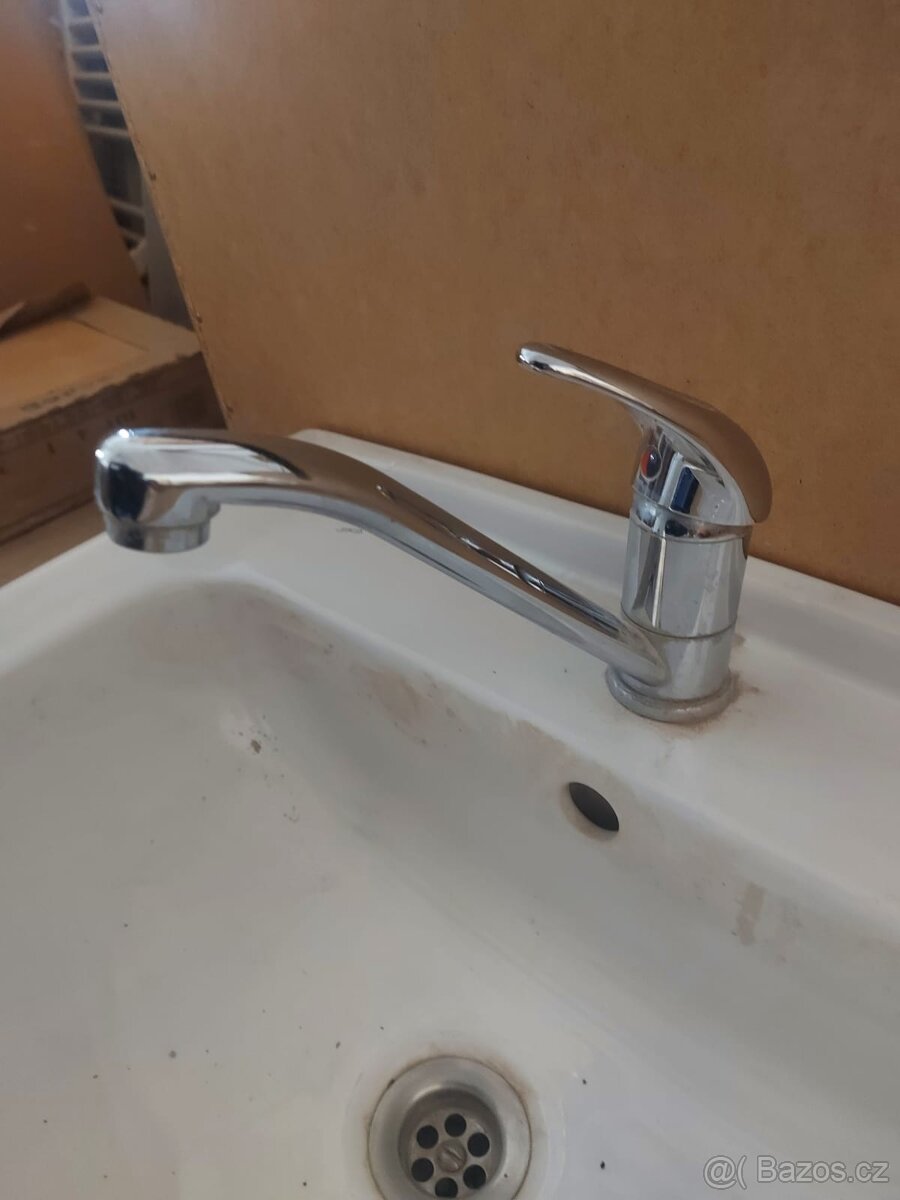 Umyvadlo JIKA a baterie - 10