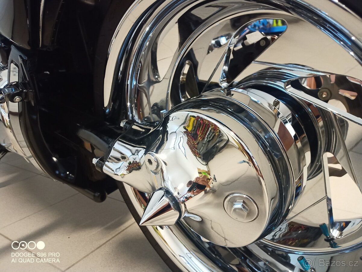 Suzuki Intruder M109R, M1800R - 10