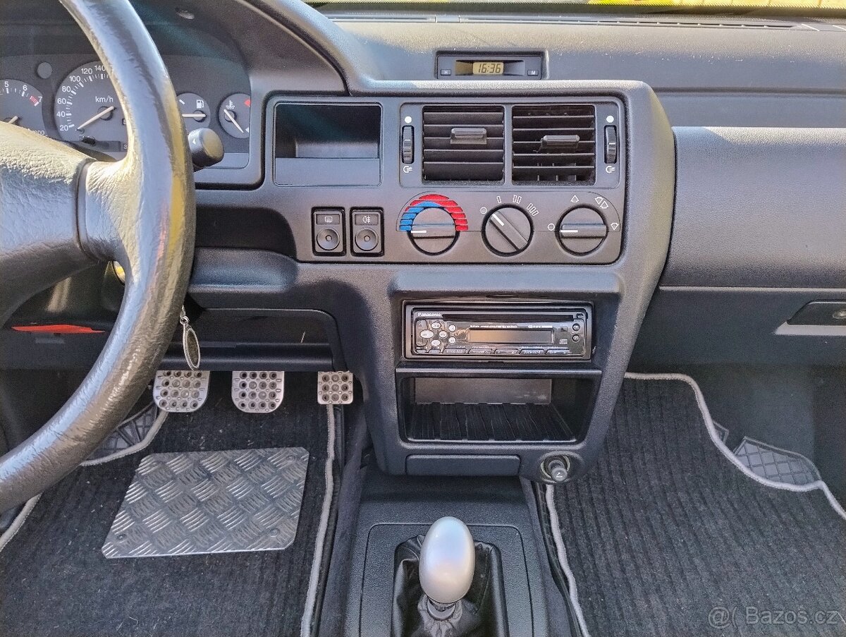Ford Escort 1,8 16V - 10