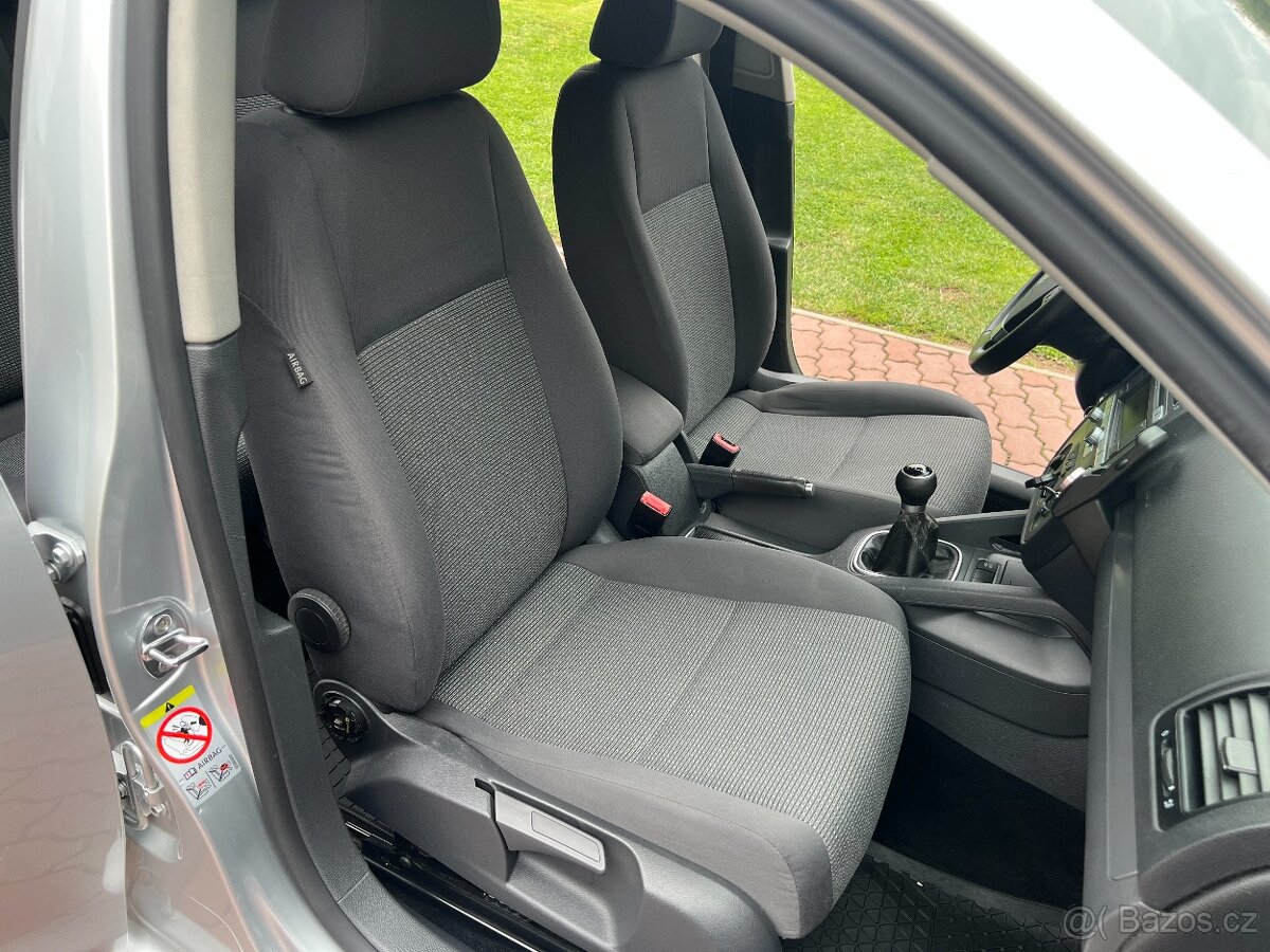 Volkswagen Golf 1.9TDI 77KW,KLIMA,TZ,NAVI,ALU - 10