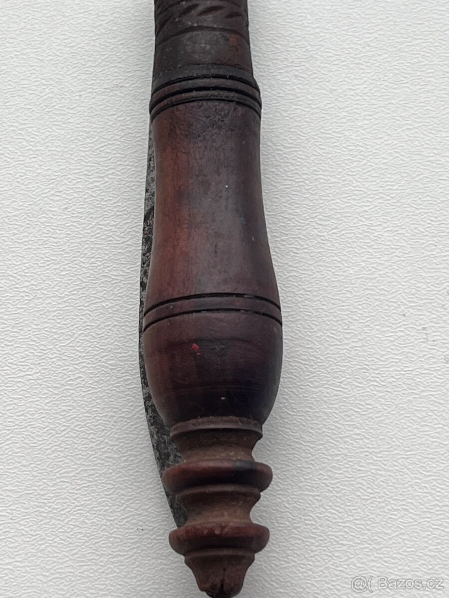 Staré nože s dřevěnou rukojetí – původní stav, 2 ks - 10