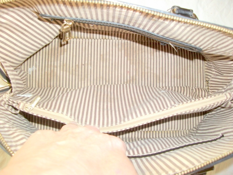 Stylová lakovaná KABELKA do ruky - 10