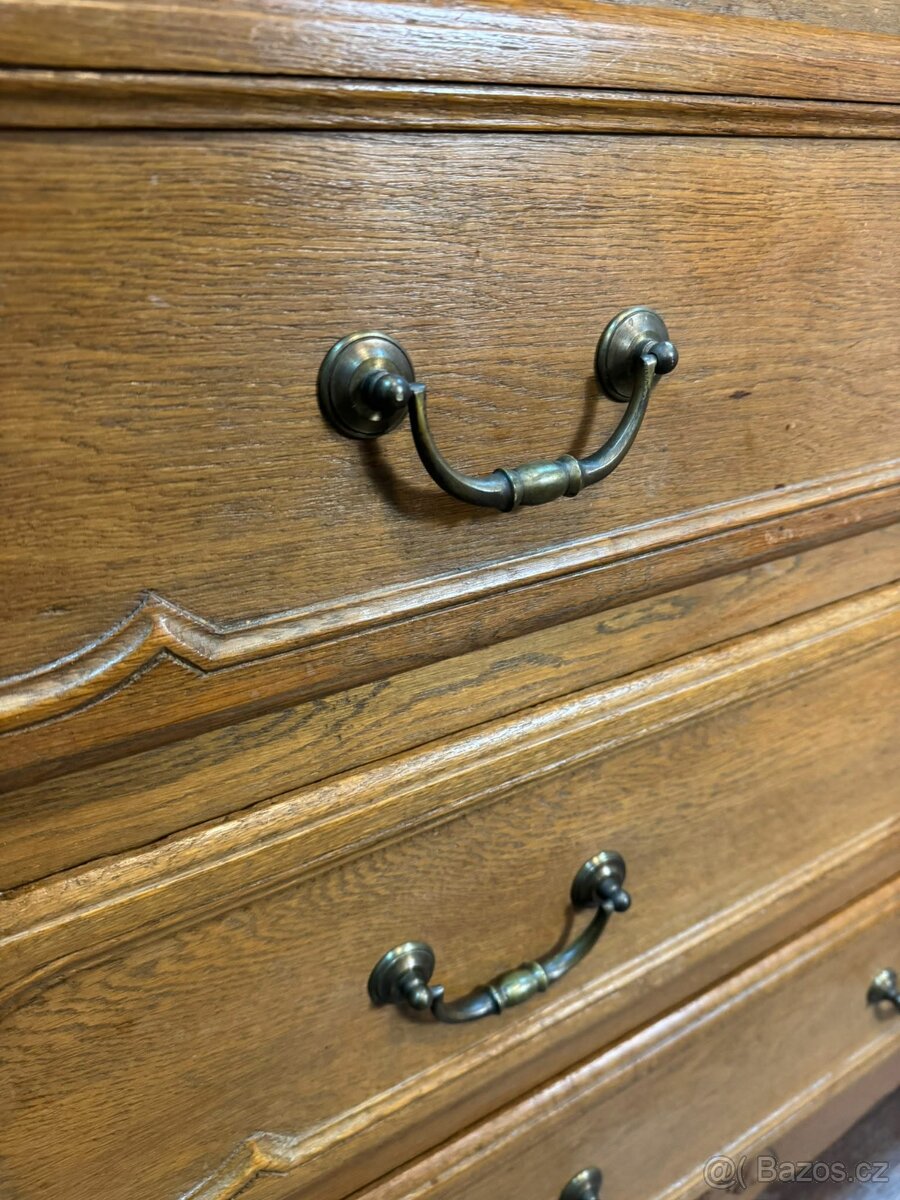 Starožitná komoda (141001) - 10