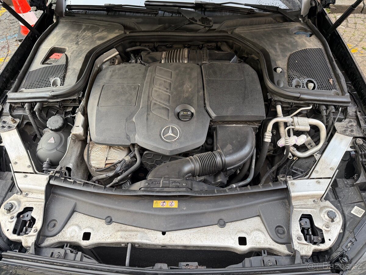 Mercedes E 220d - 10