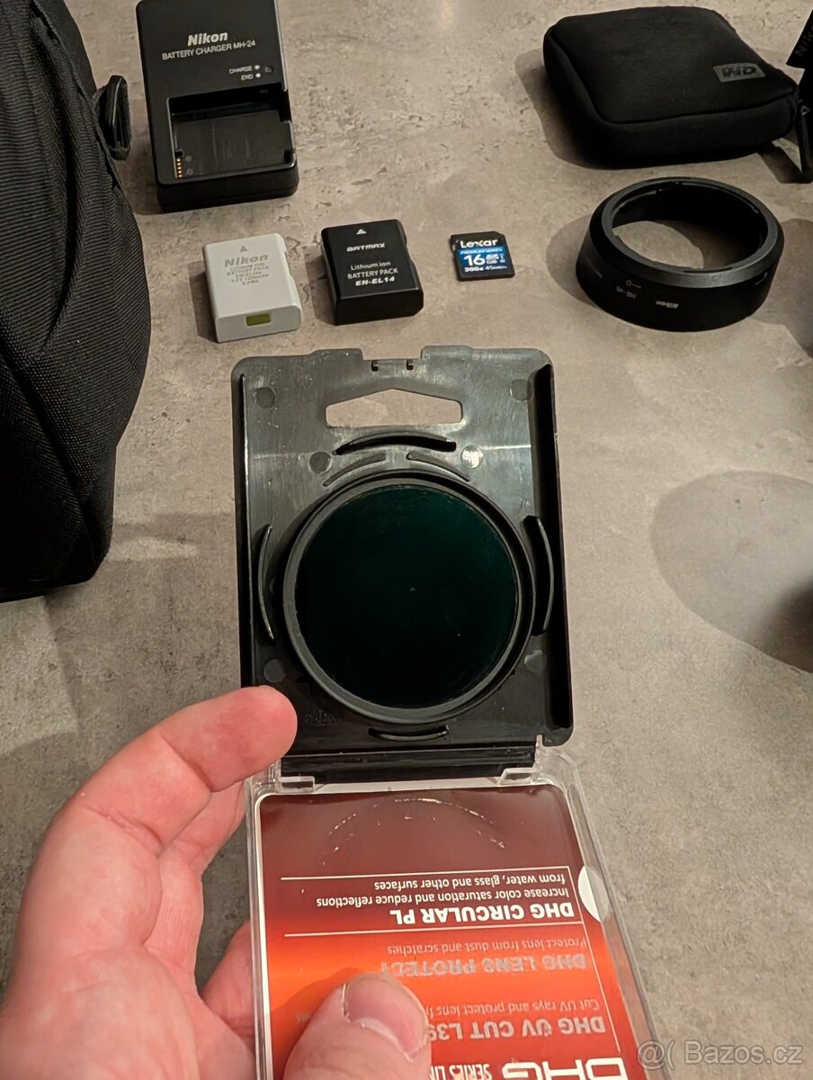 Nikon D3300 + 35mm nikkor, příslušenství - 10