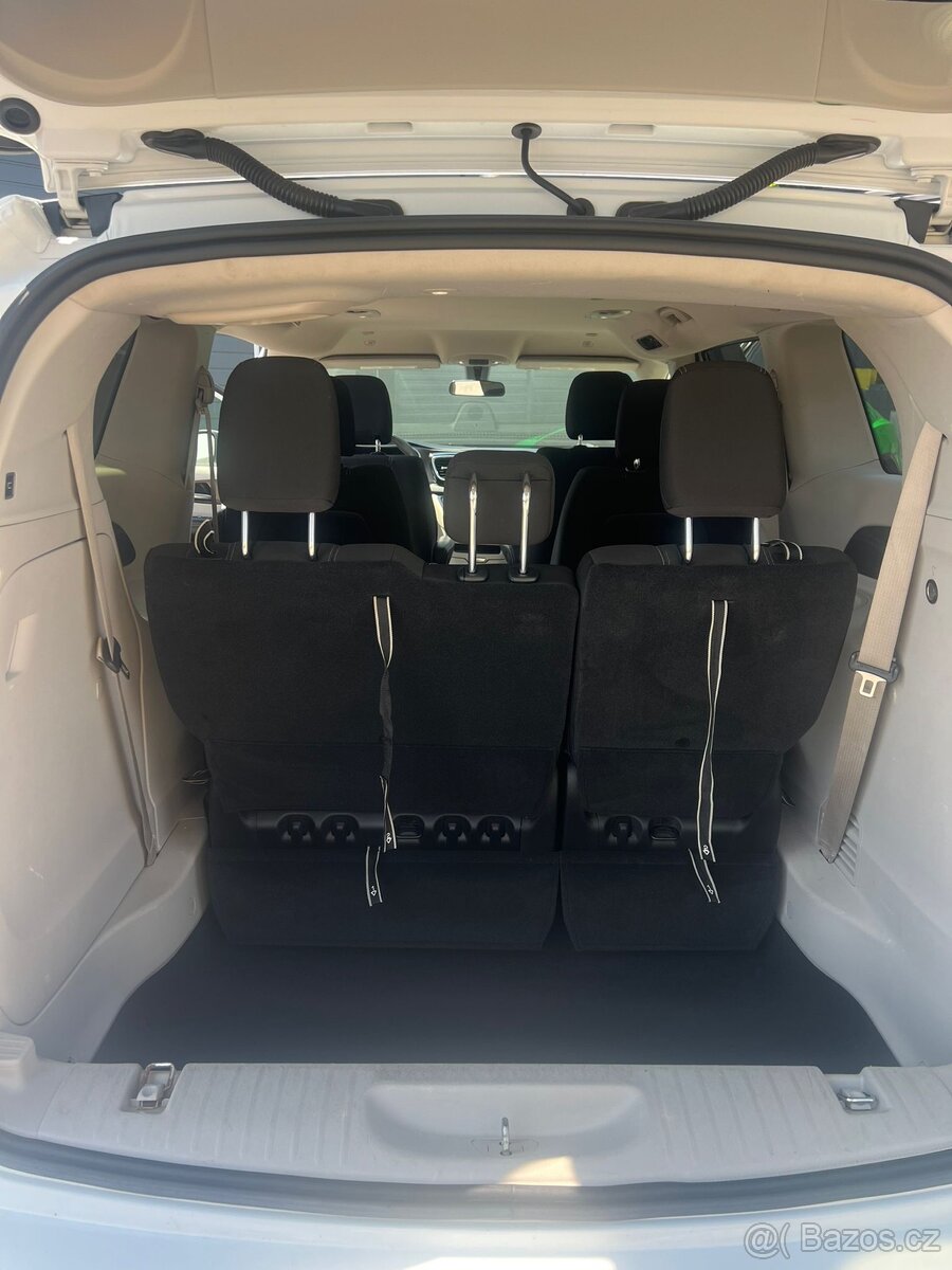 Prodám Chrysler Pacifica 2022 3,6 V6 - 10