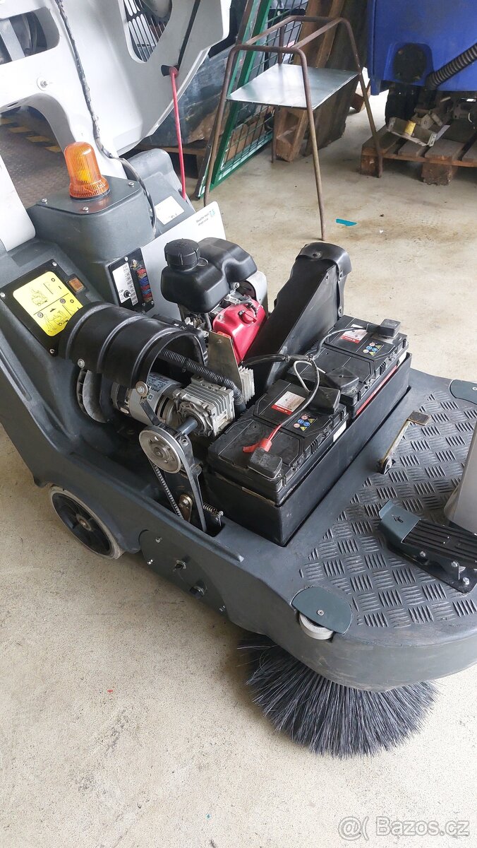 Zametací stroj Nilifsk SP 1000 s benzínovým pohonem - 10