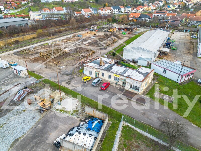 Strategická akvizice: Dva propojené průmyslové areály s vlas - 10