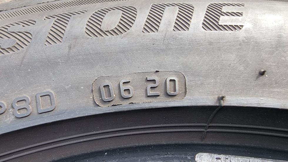 Letní pneu 215/50/18 Bridgestone - 10