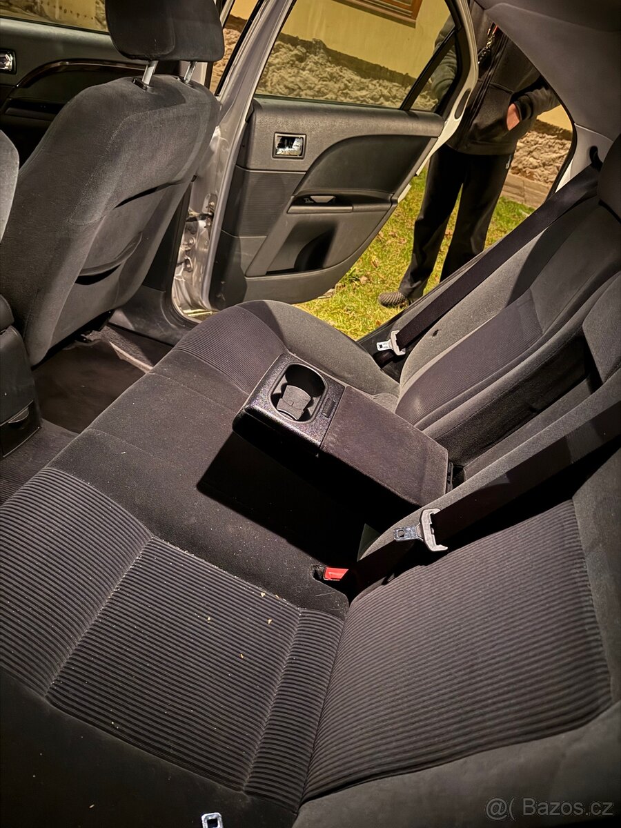 Ford Mondeo mk3 sedan - 10