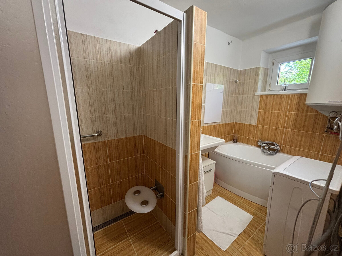 Prodej zděného bytu 2+1 v osob. vl. Neplachova ul. - 10