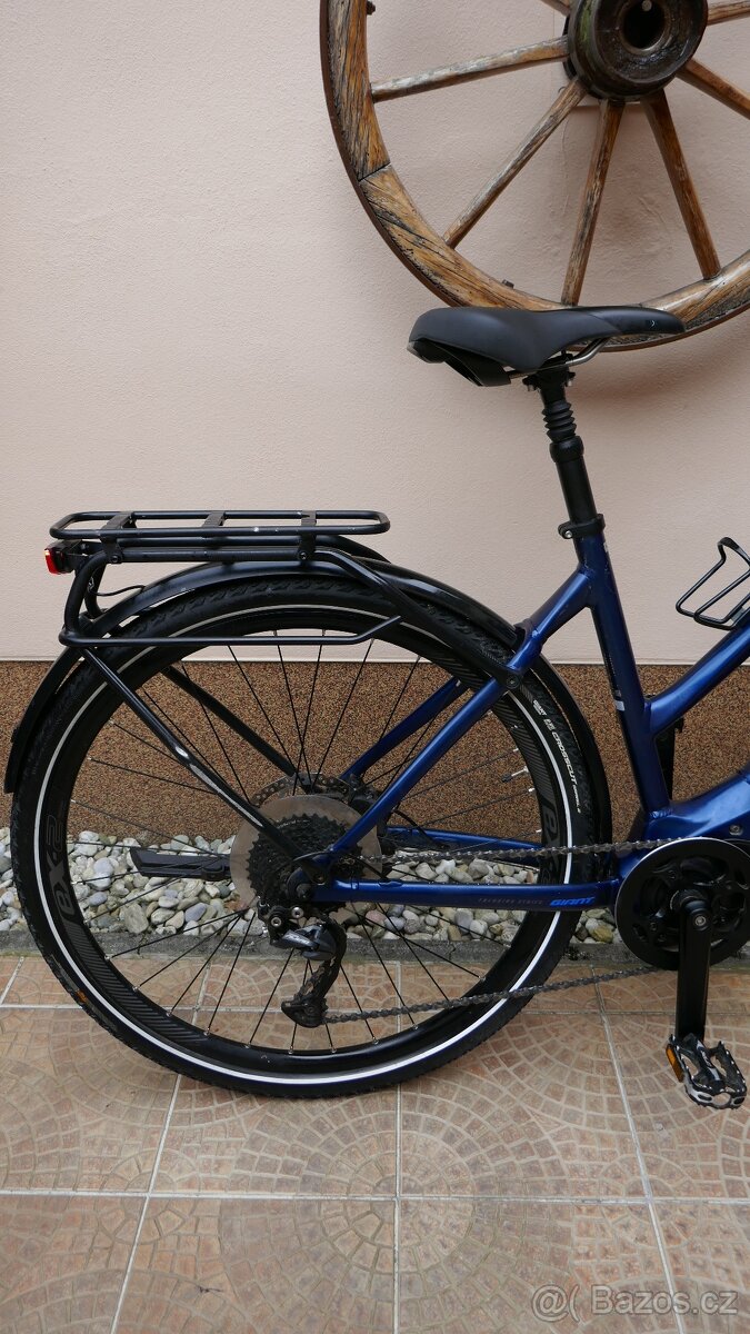 TREKINGOVÉ ELEKTROKOLO GIANT Explore - 10