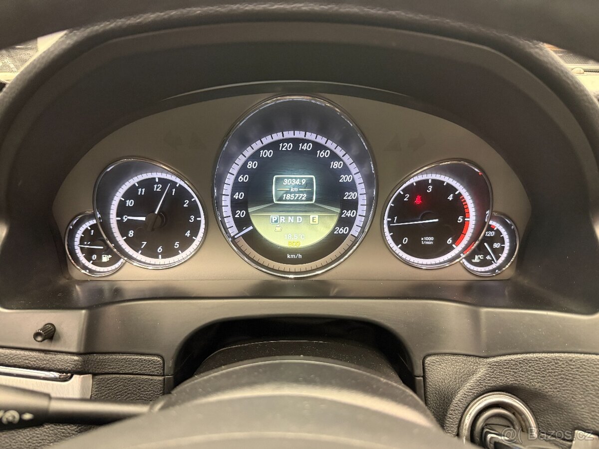 Mercedes-Benz Třídy E 220 CDI - 10