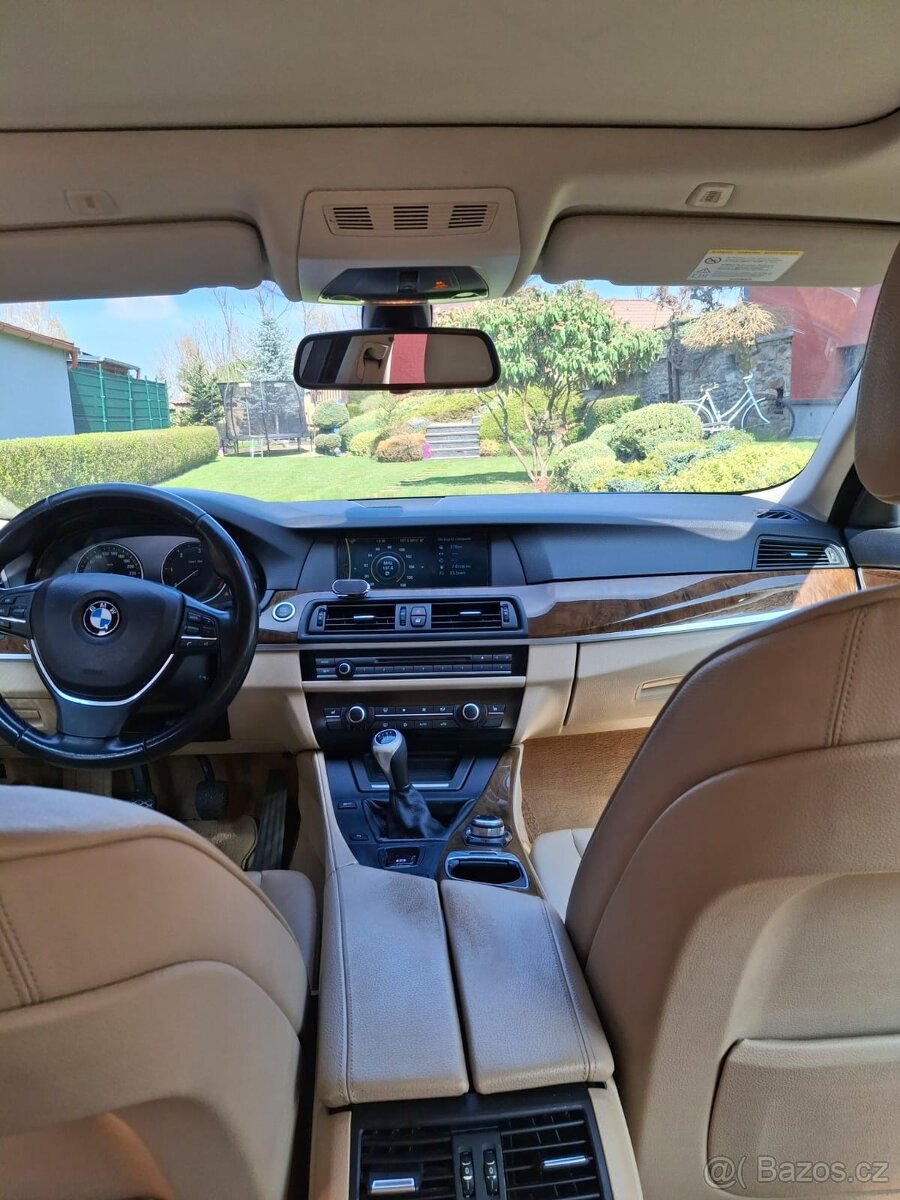 BMW 5 525d xDRIVE/PANORAMA - 10