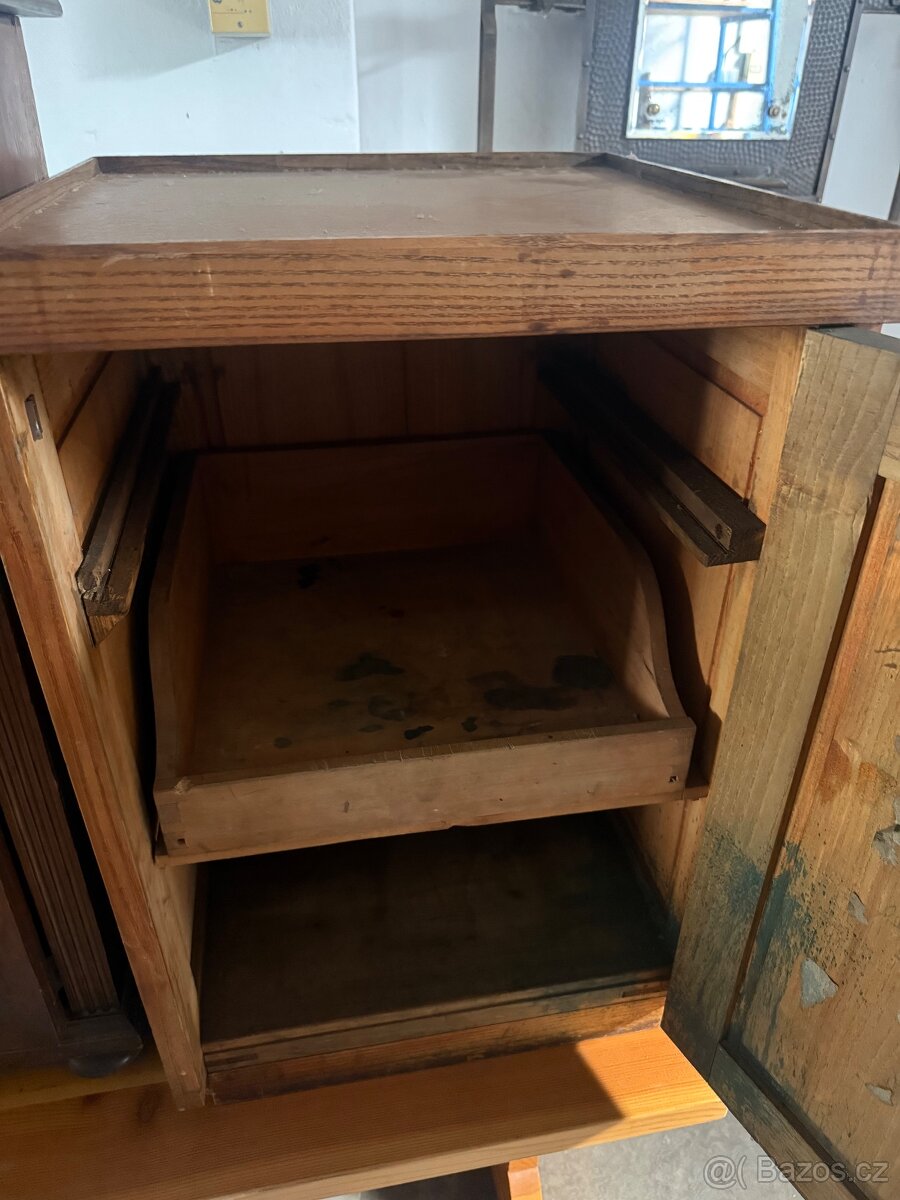 Starožitná 2x skříňka malé - 10