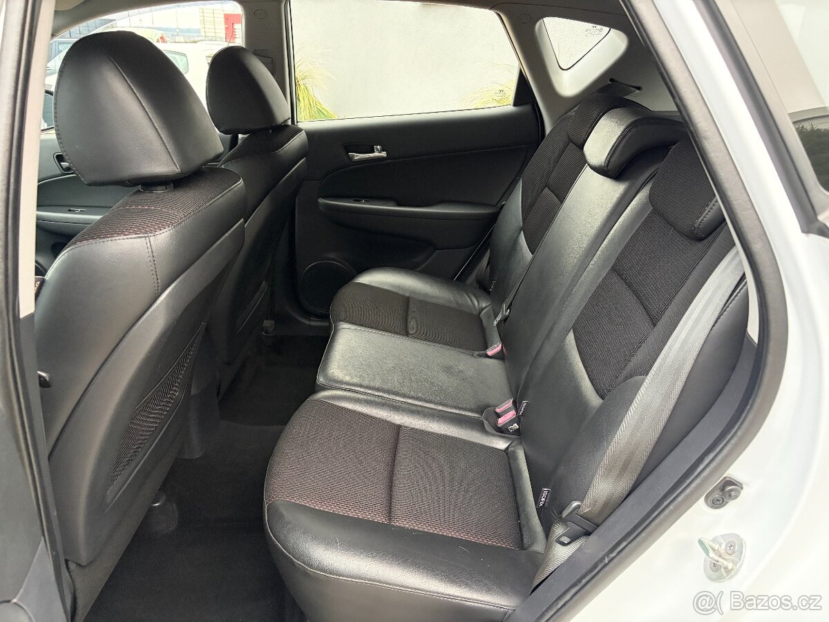 Hyundai i30 1.4i 80KW Blue Drive, Senzory, Výhřev, Tempomat - 10