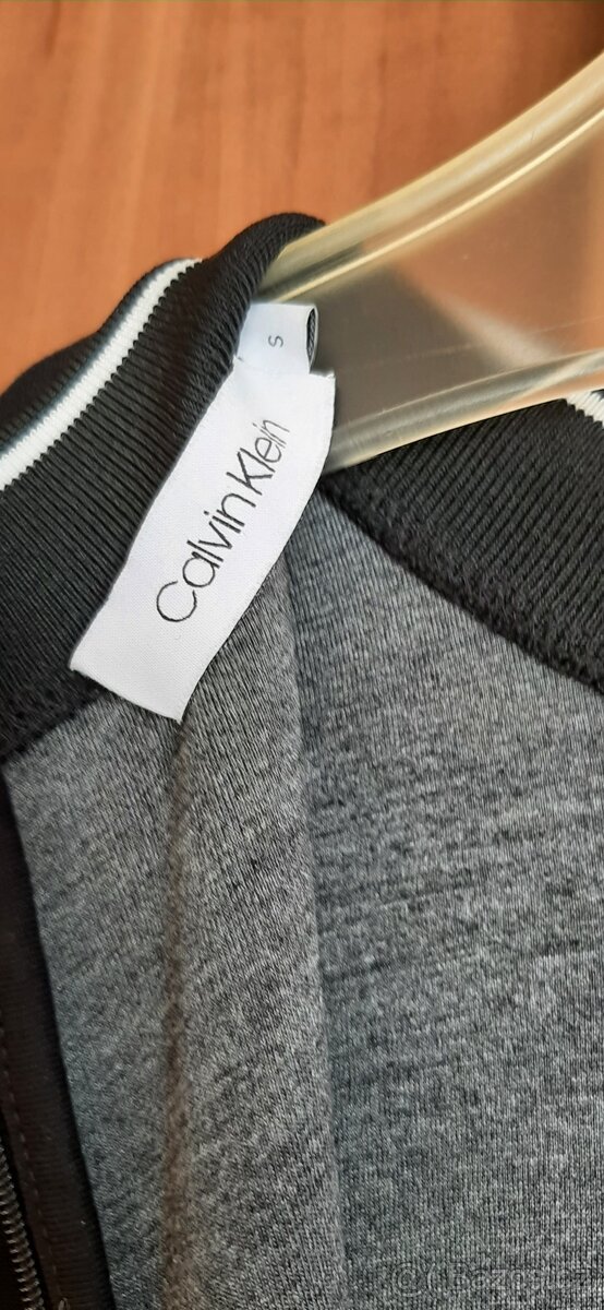 Nové černé šaty Calvin Klein S - 10
