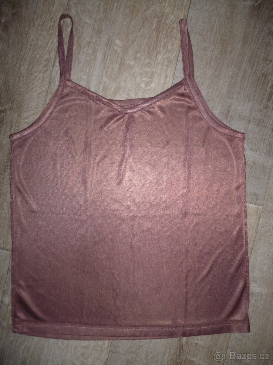 Tílka - vel. M/L - 10