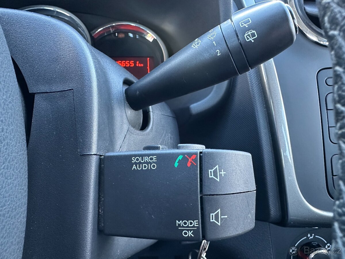 Sandero STEPWAY 0.9/66kW 2.Maj r.v.2014 KLIMA - 10