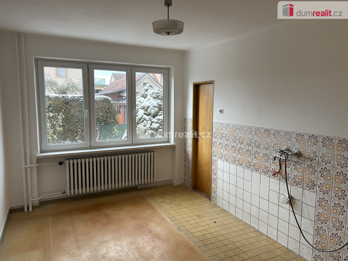 Prodej vícegeneračního rodinného domu o dispozici 5+1 v Doln - 10