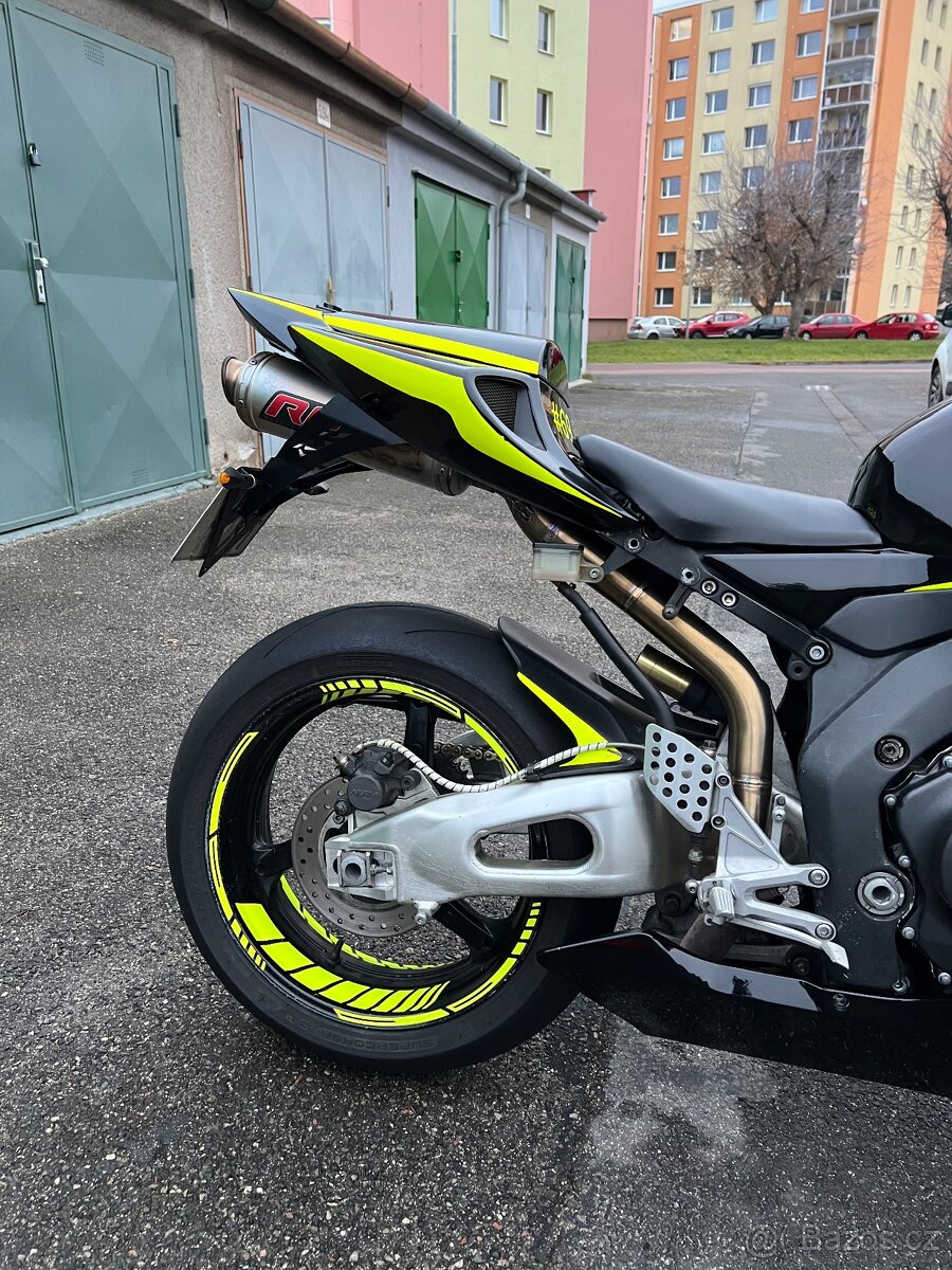 Honda cbr1000rr - 10