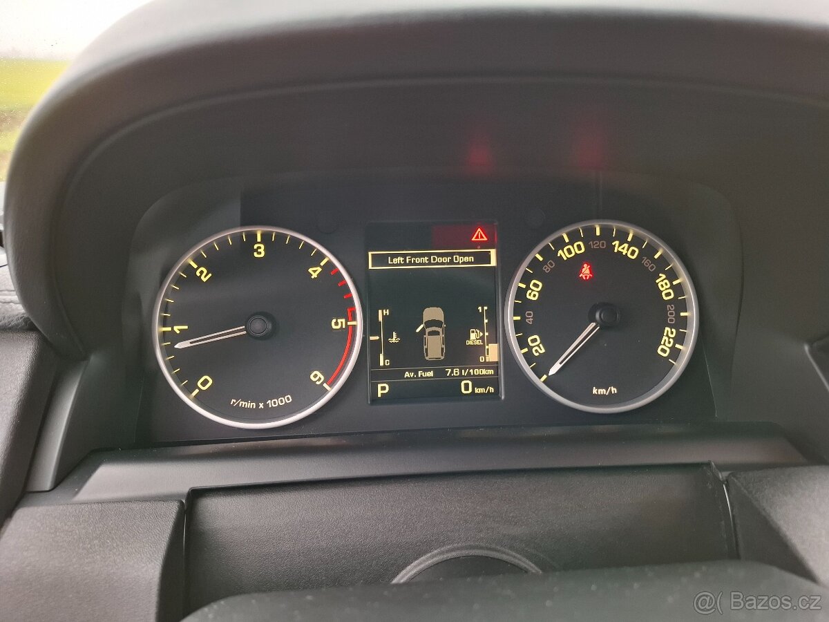 Land Rover Discovery 4 SDV6 HSE - 10