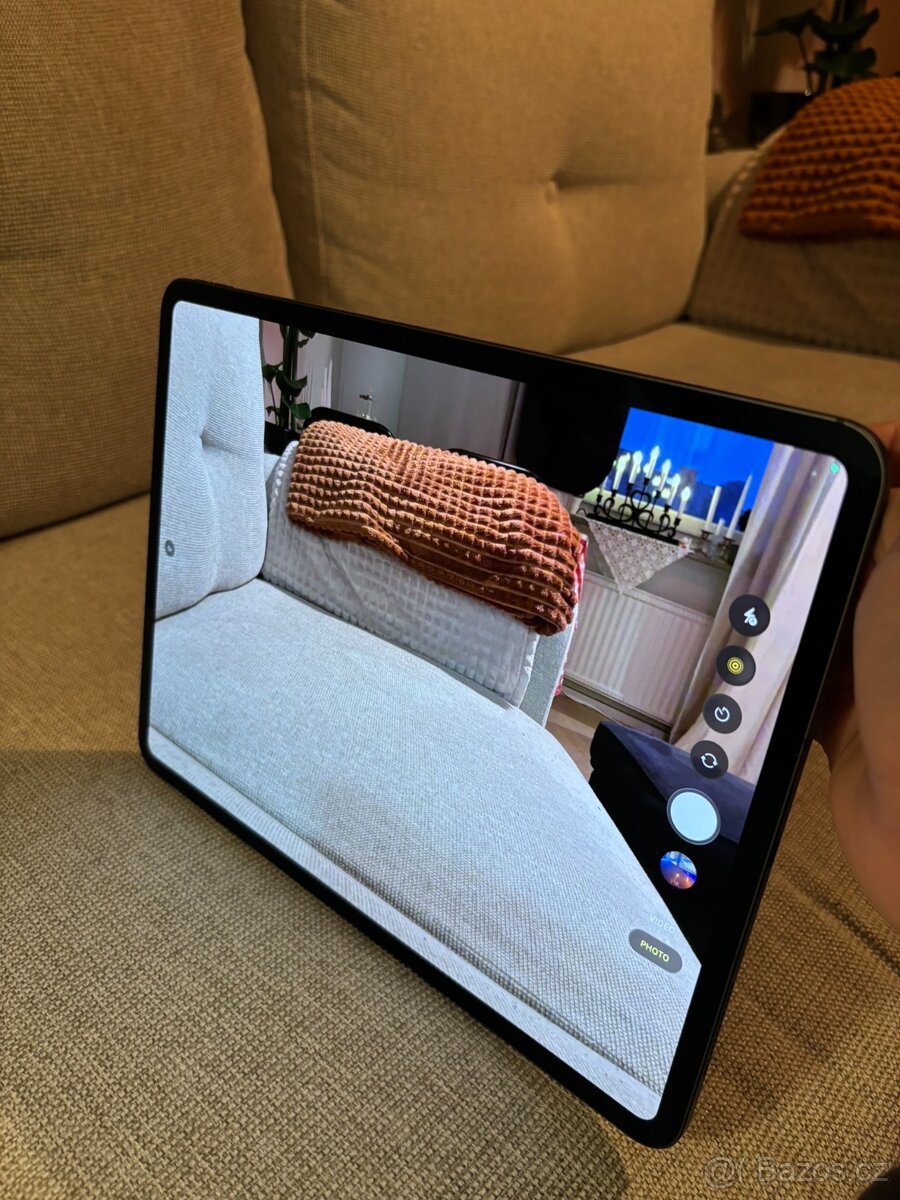 iPad Pro 13" (2024, M4) Cellular, 256 GB + Logitech Combo T - 10