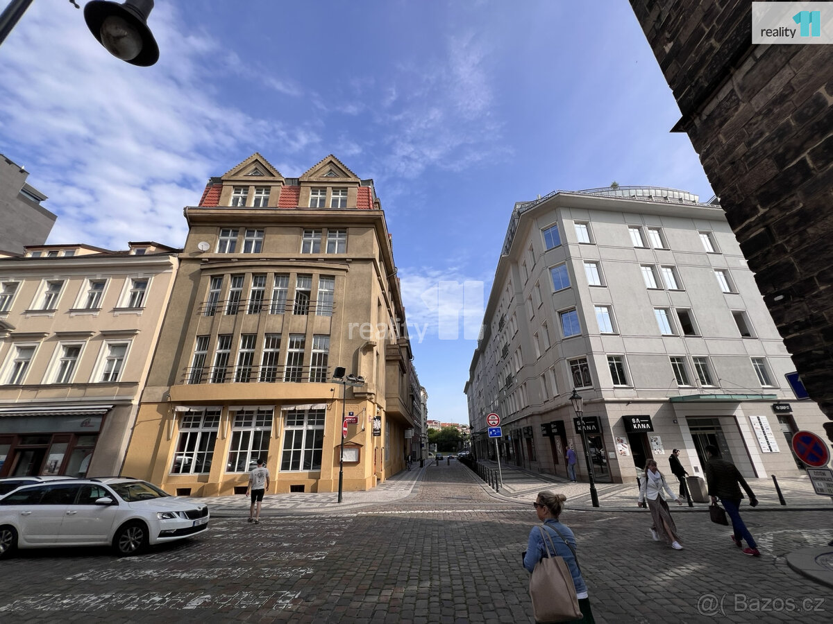 Pronájem kanceláře 18,4m - 10