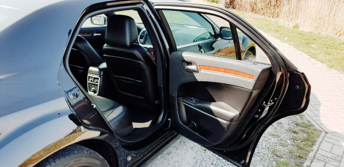 Chrysler 300C krásný 3.6 V6 VVTi 2014, v ČR, super kára - 10