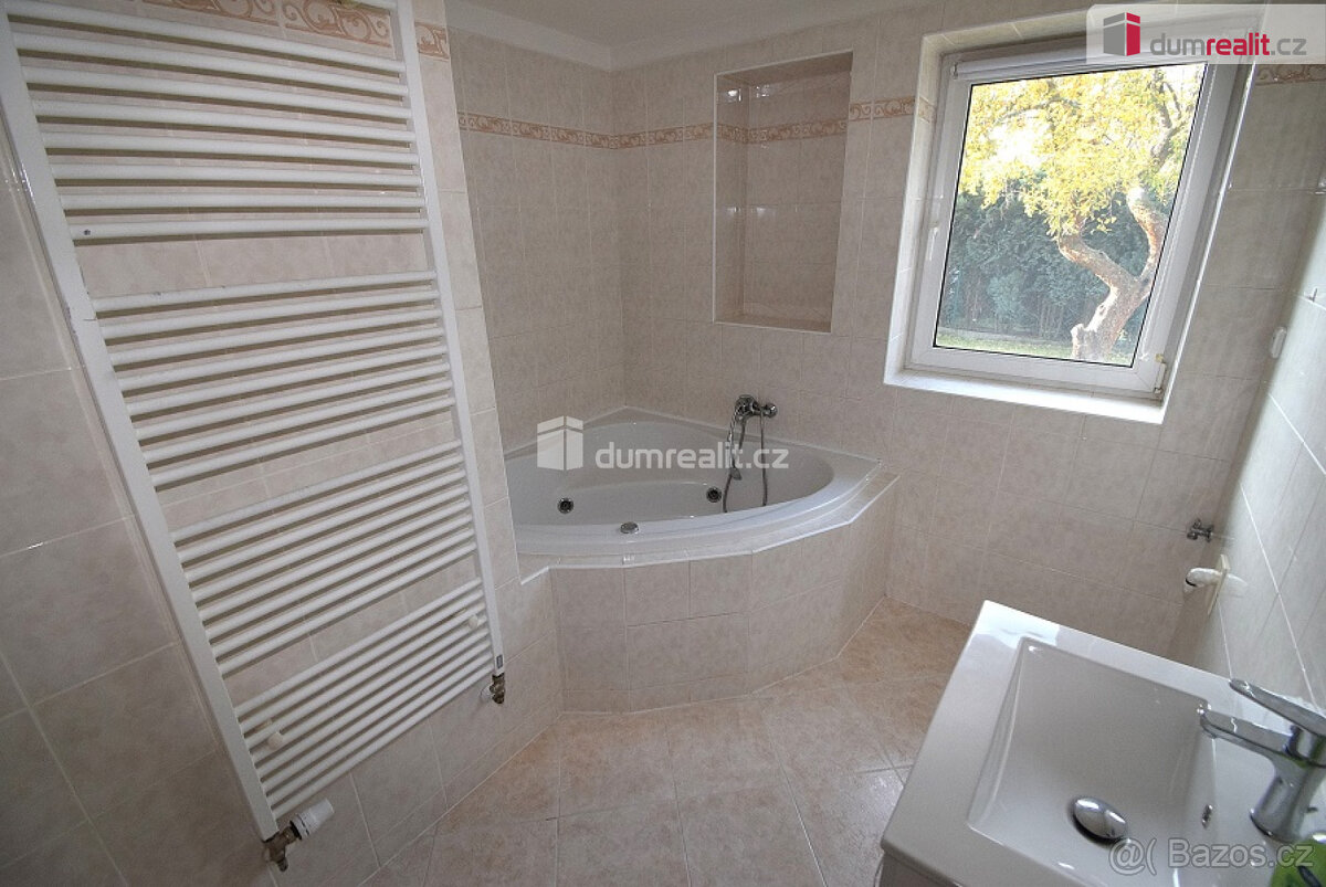 Pronájem rodinného domu 150 m², pozemek 565 m² - 10