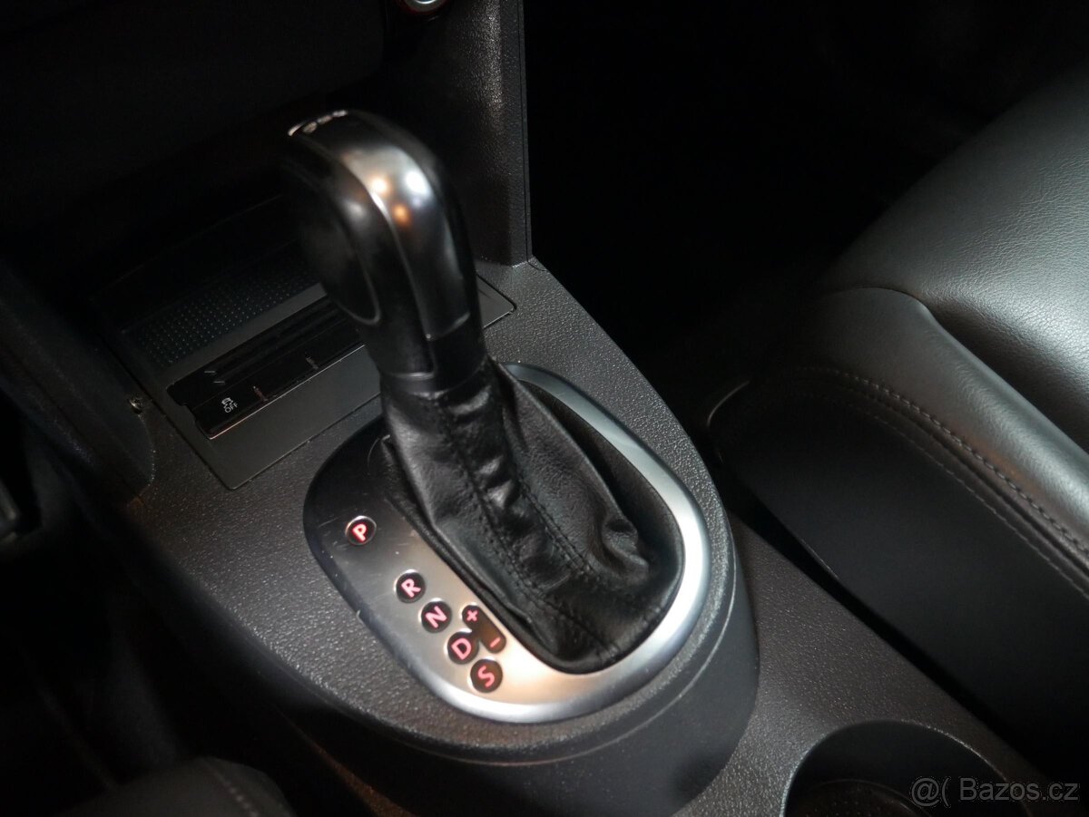 Volkswagen Touran 1.6 TDi , 77 kW nafta, 2012 - 10