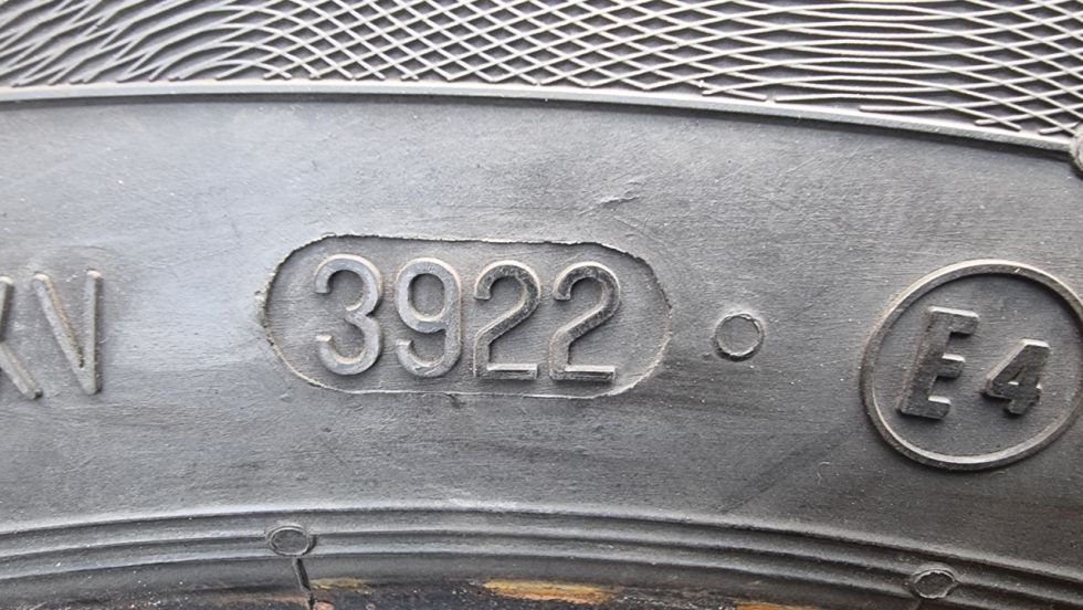 Zimní pneumatika 205/60/16 Continental - 10