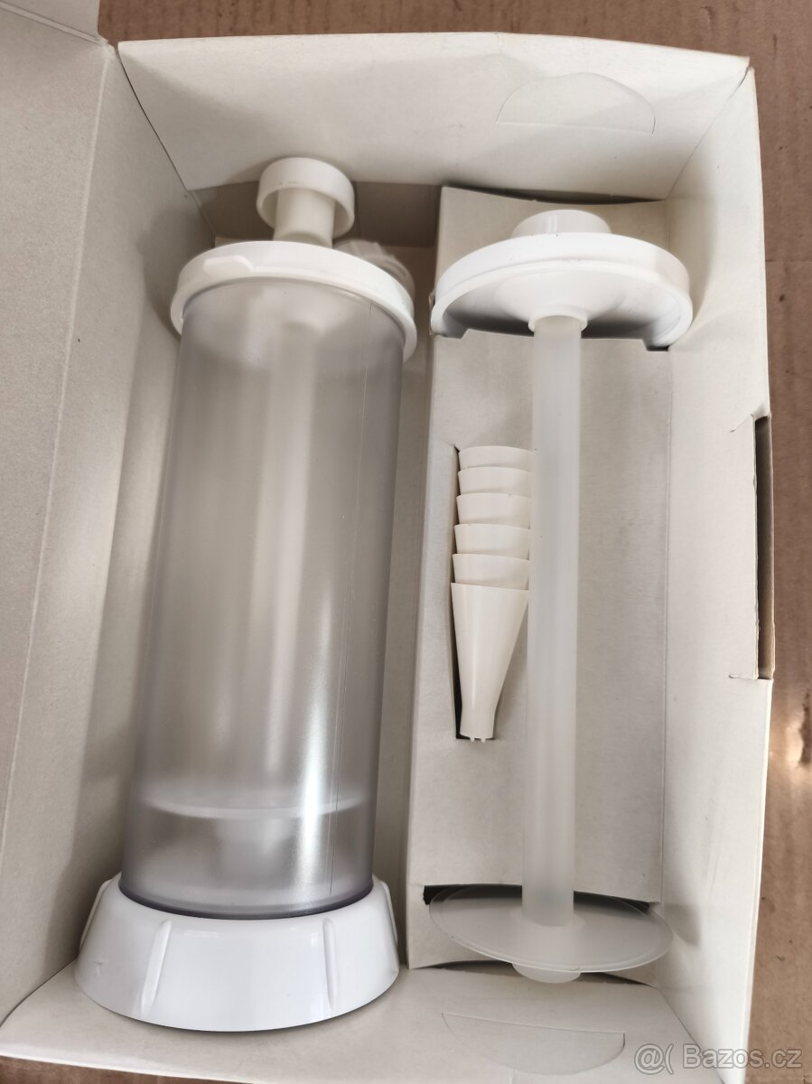 Ruční šlehač se zdobítkem - 10