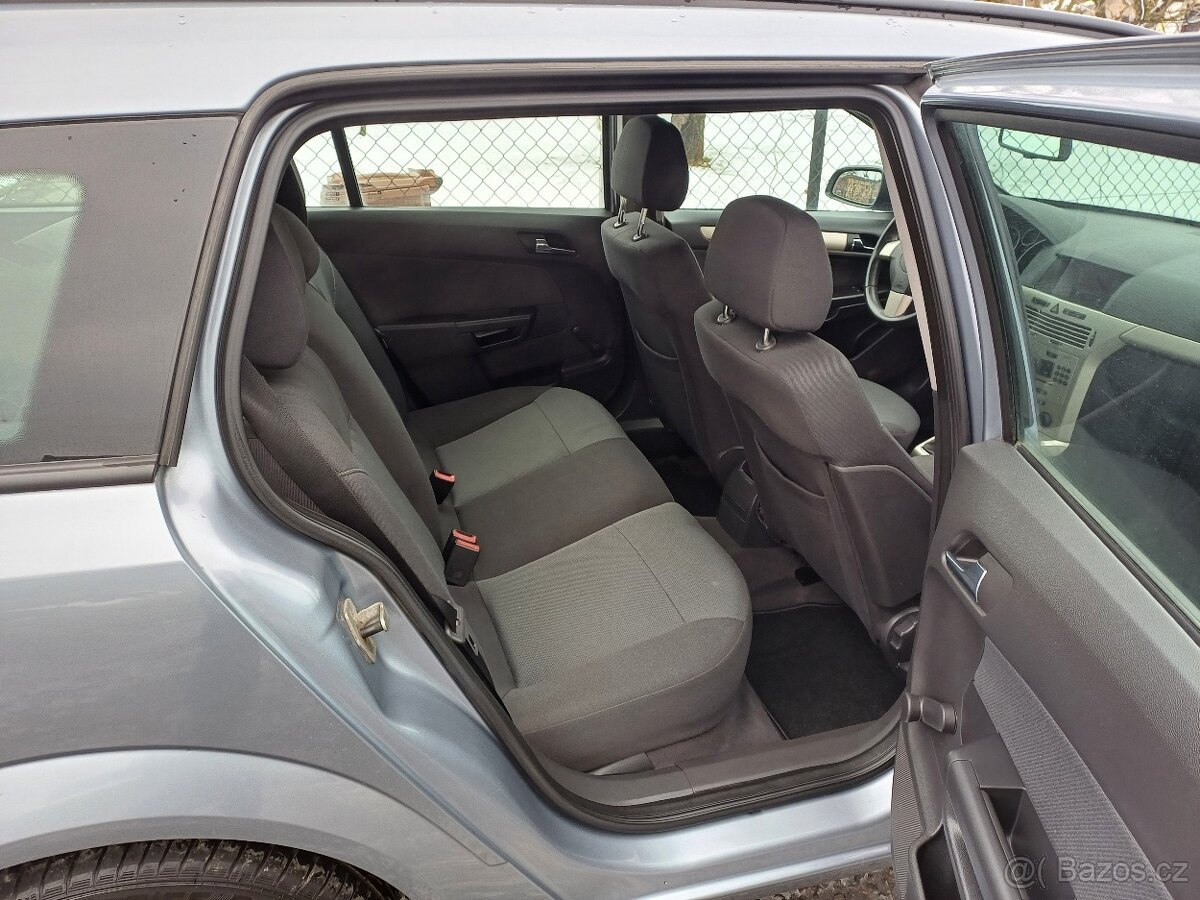 Benzínová Opel Astra 1.8 ..16V Tempomat - 10