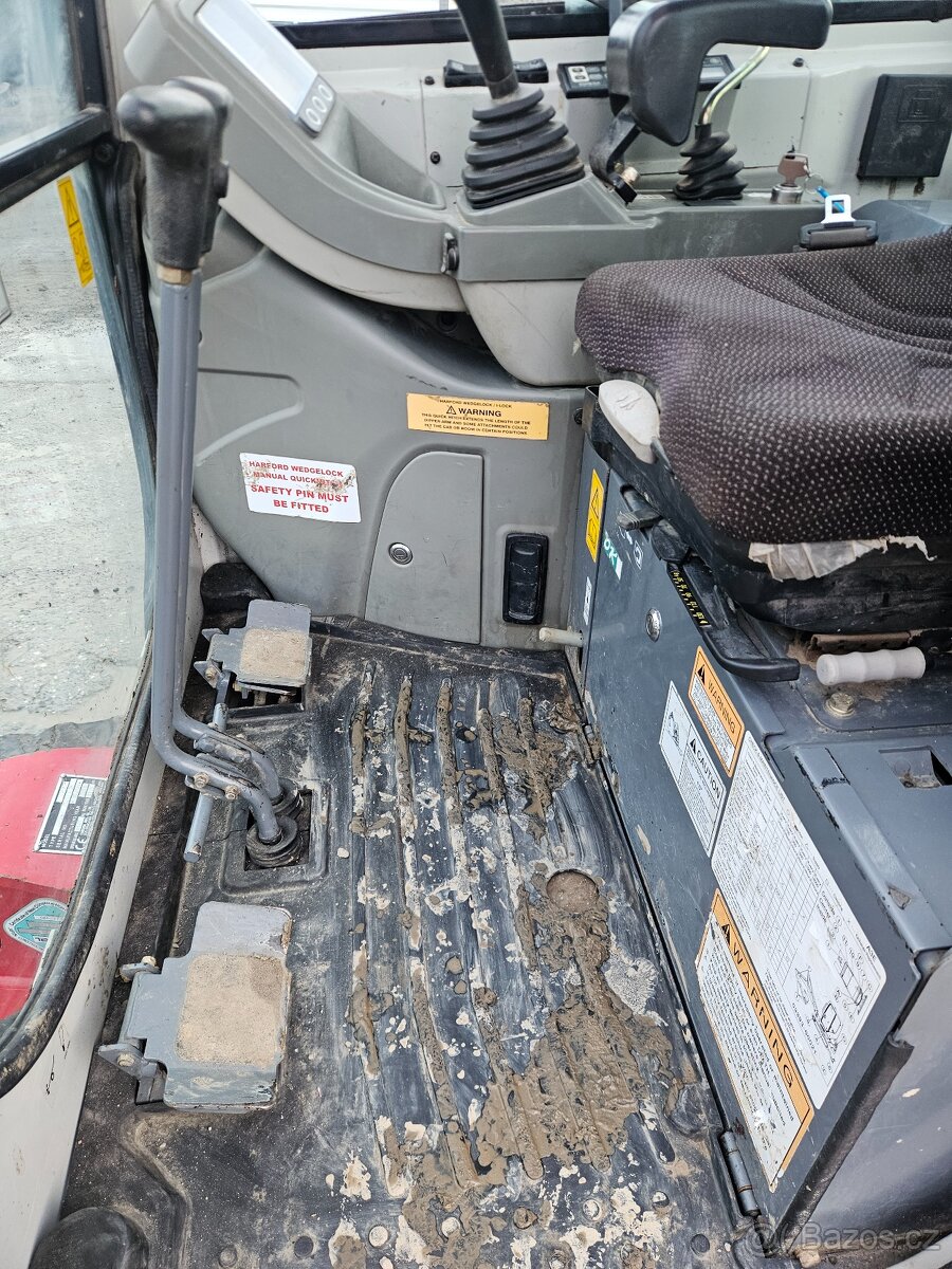 Minibagr bagr Takeuchi tb216 - 10