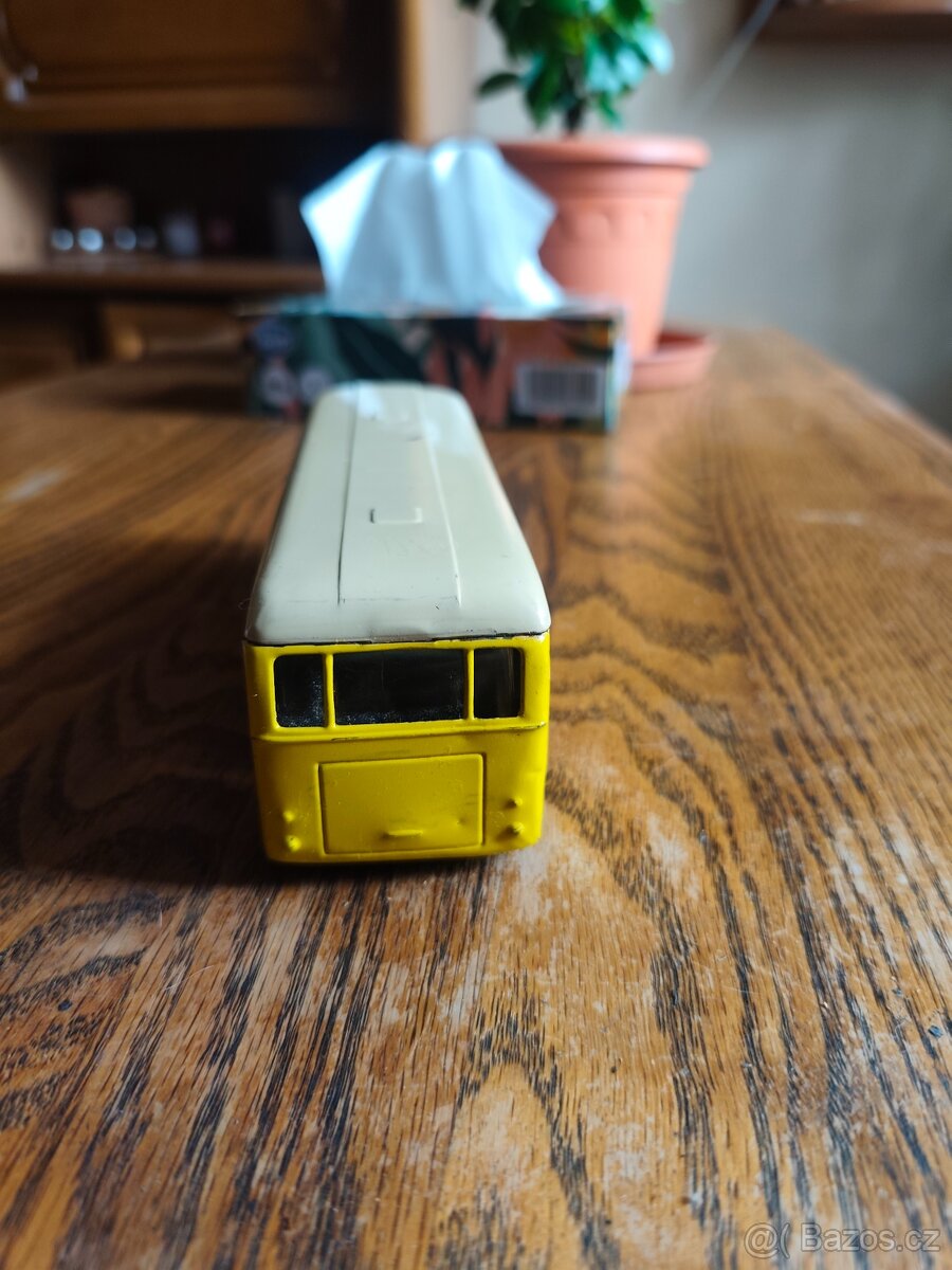 Plechová autička - 10