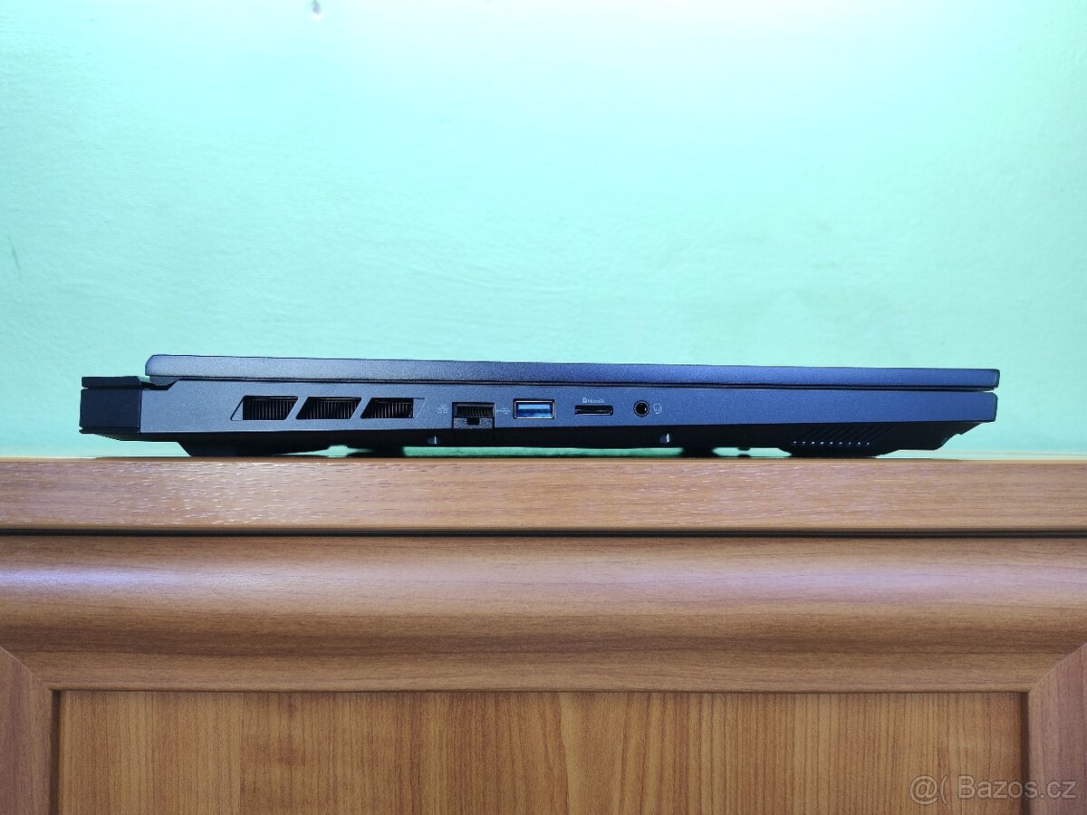 Obří 18 Predator Neo,i9-14th,4070-140w-RTX,32gb,QHD-Top - 10