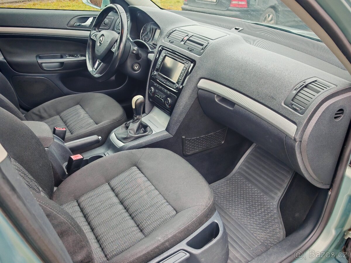 Škoda Octavia II 1.6 TDI, Elegance - 10
