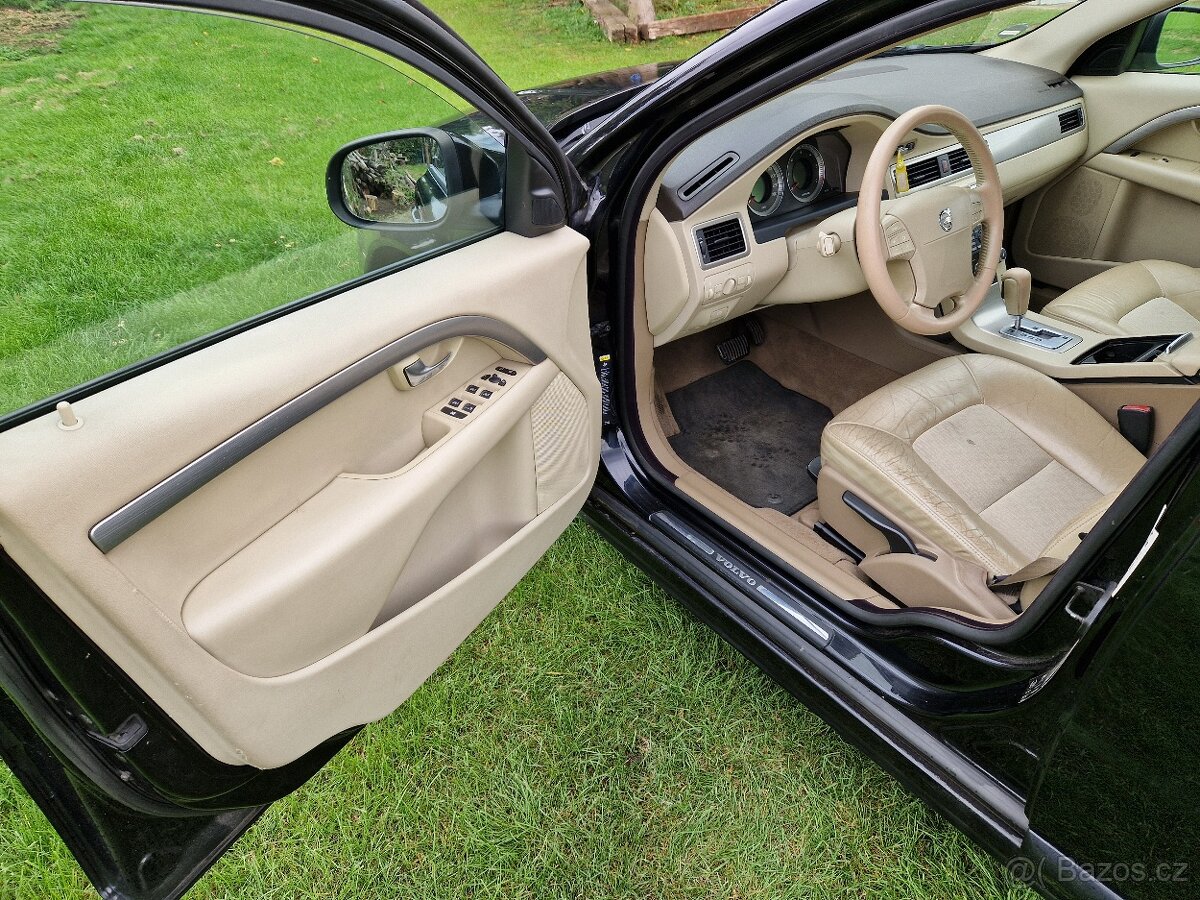 Volvo V70 D5 136kw - 10