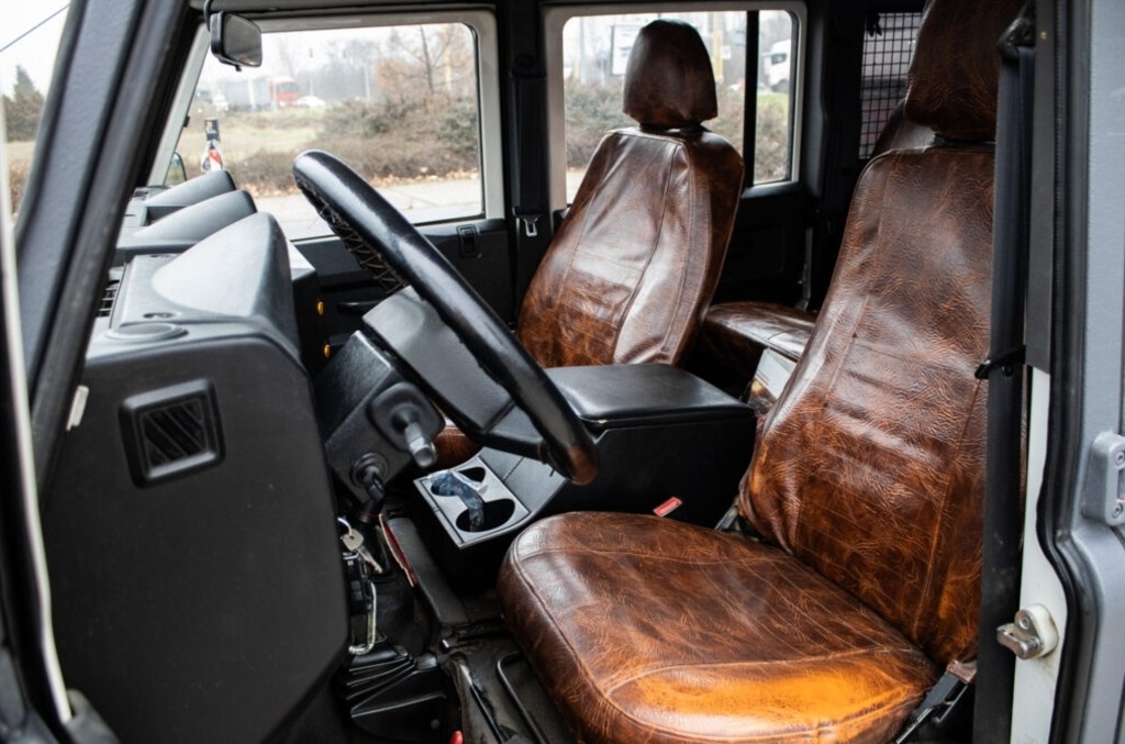 Land Rover Defender 110 SW, 90kW, (2007) - 10