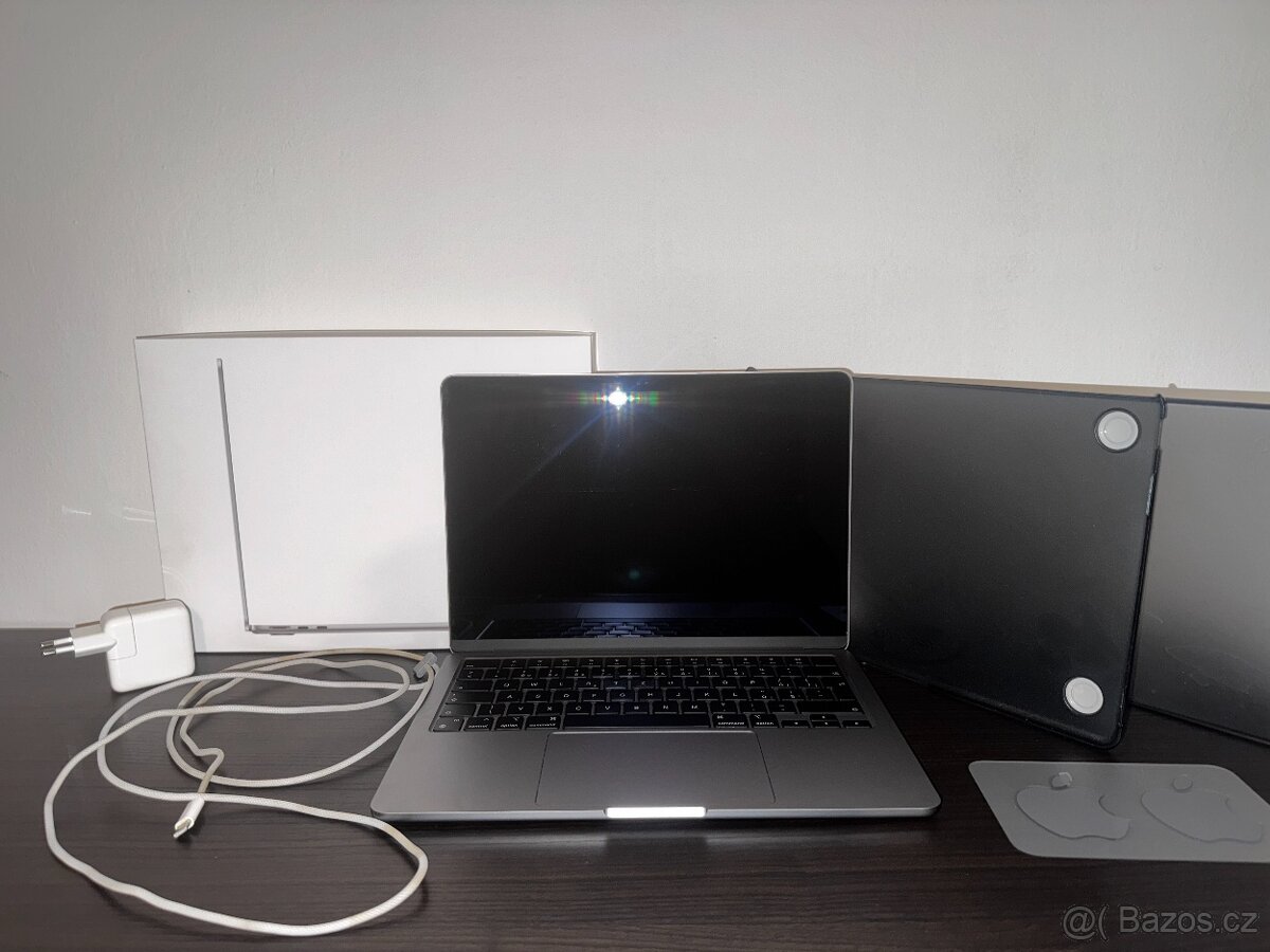 MacBook Air 13" M2 (2022) – Space Gray - 10