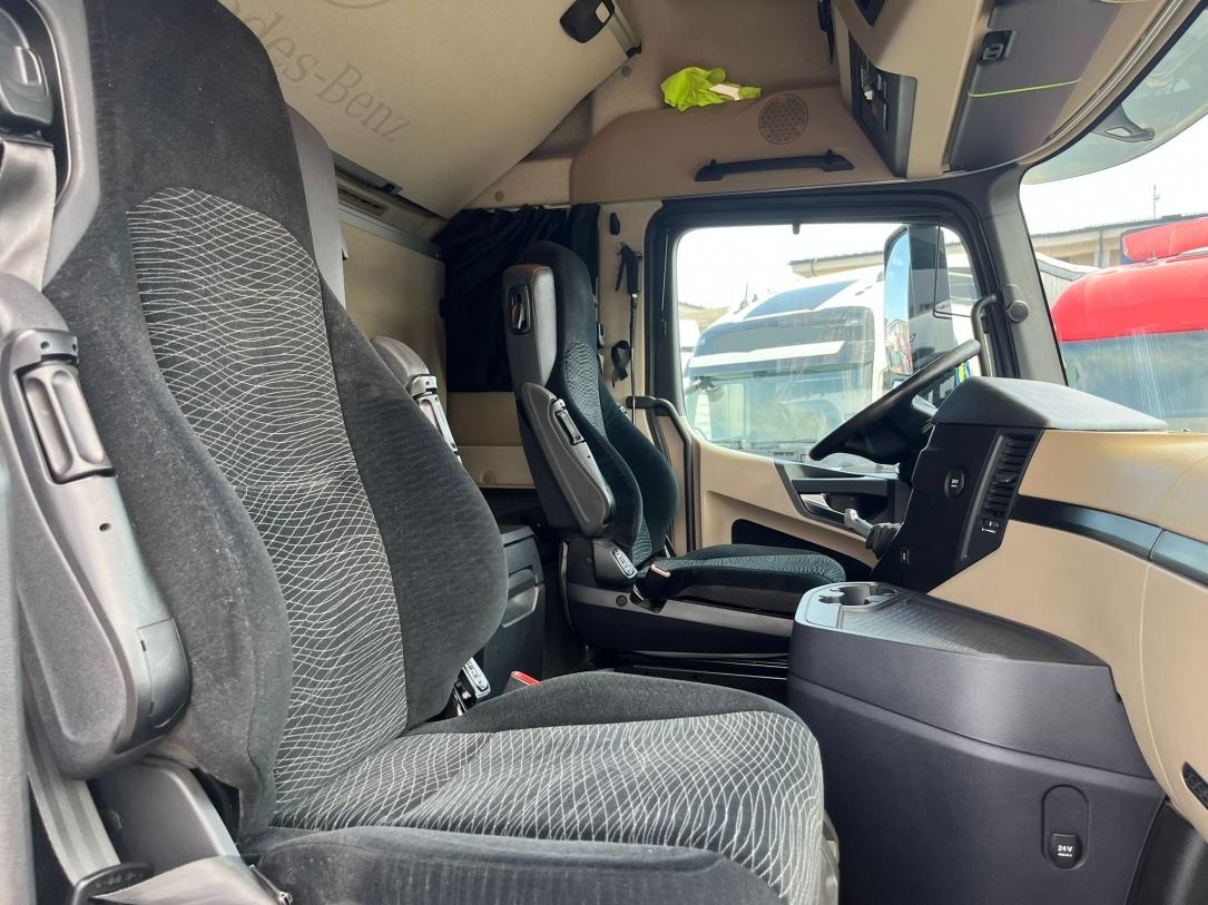 Mercedes-Benz ACTROS 1843 BDF AUTOMAT EURO VI Dhollandia DHS - 10