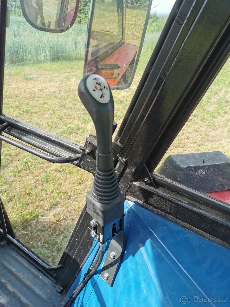 MONTÁŽ ČELNÍHO NAKLADAČE NA ZETOR, ZDARMA JOYSTICK A VIDLE.. - 10