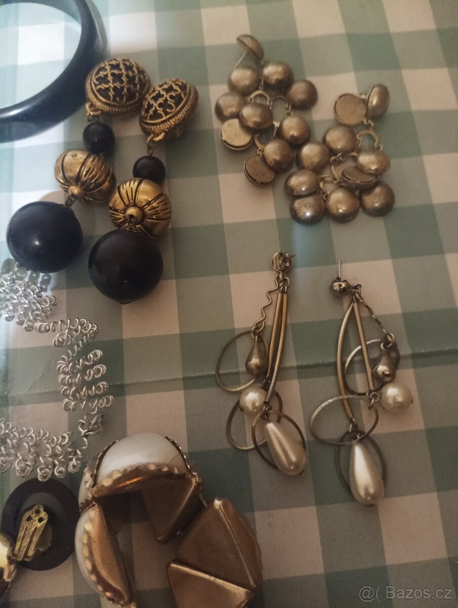 Retro bižuterie - 10