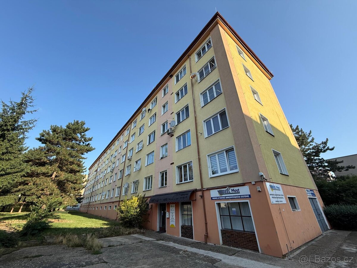 Prodej bytu 2+1 v ulici M. G. Dobnera 2557/5 v Mostě - 10