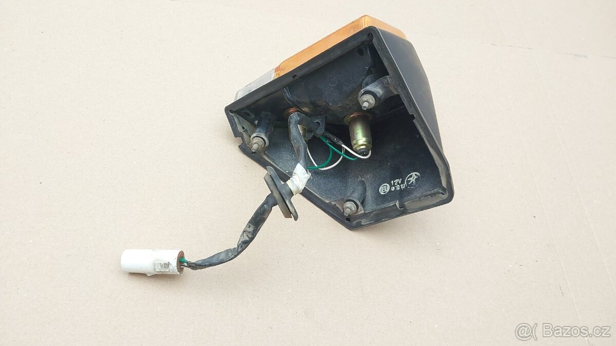 Toyota Land Cruiser 73 – Blikače přední - 10