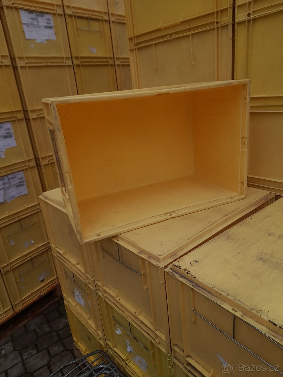 Sudy /přepravky/kanystry - 10